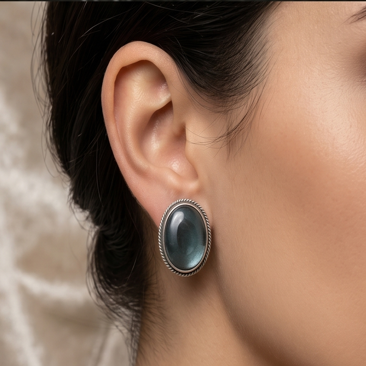 DIVYORO VINTAGE STONE STUDS