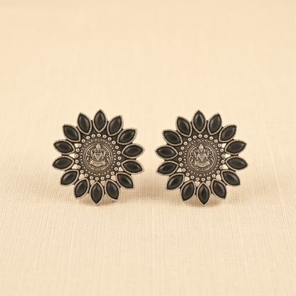 DIVYORO BLACK ONYX STUDS
