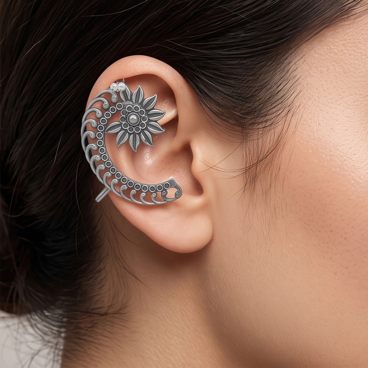 DIVYORO ANTIQUE OXIDIZED SILVER-TONED FLORAL MOON-SHAPED EAR CUFF