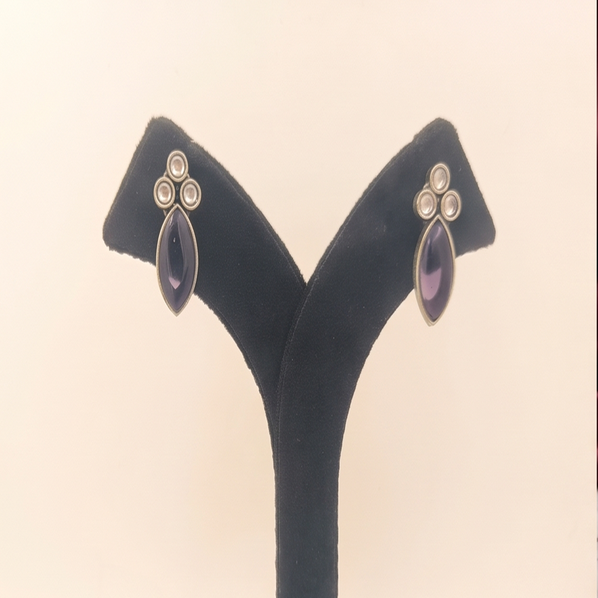 DIVYORO PURPLE STONE STUDS
