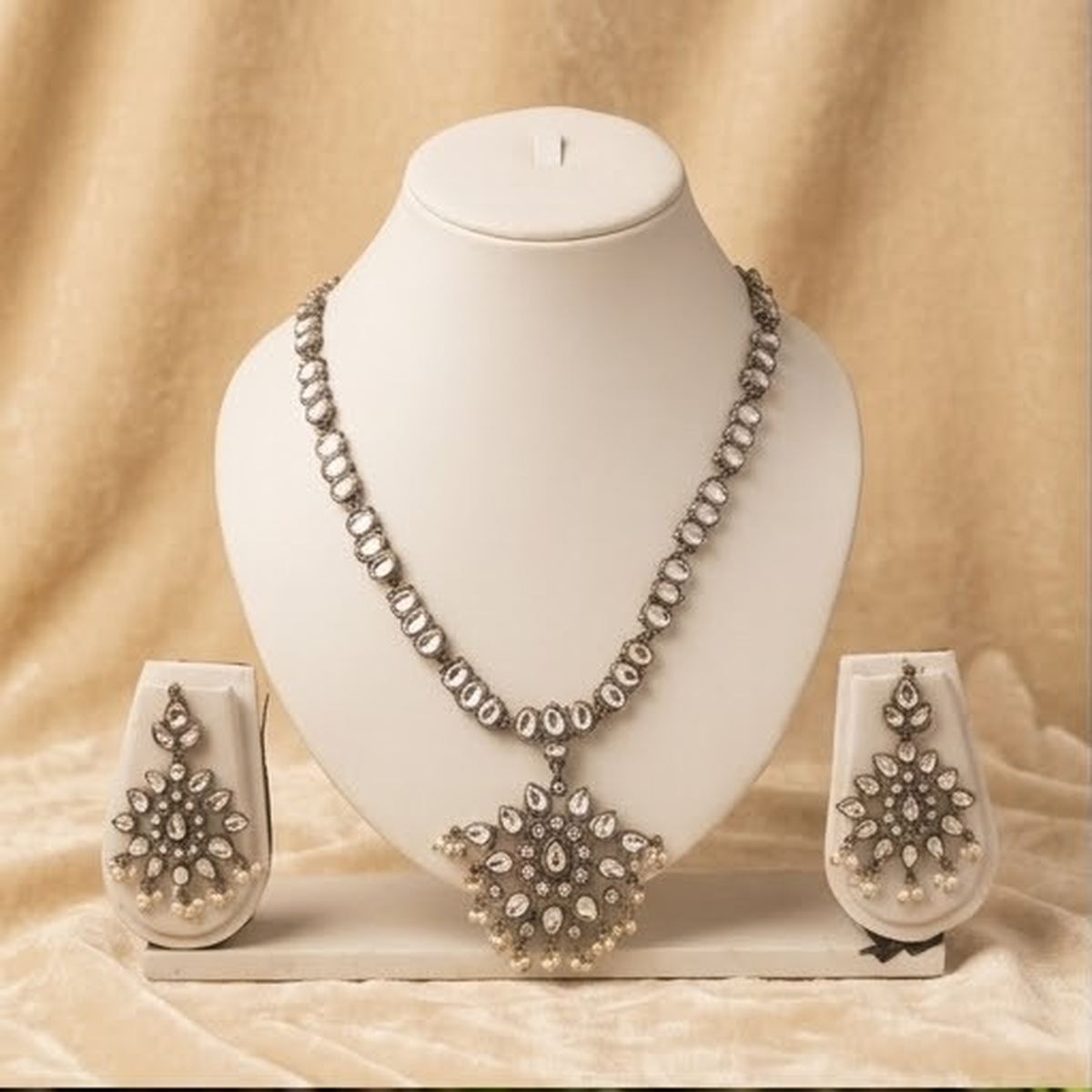 DIVYORO ELEGANT WHITE STONE TEARDROP FLORAL NECKLACE SET