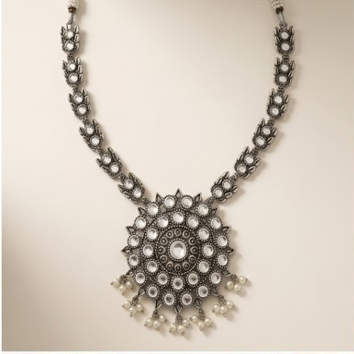 DIVYORO CLASSIC CIRCULAR WHITE STONE MEDALLION NECKLACE SET