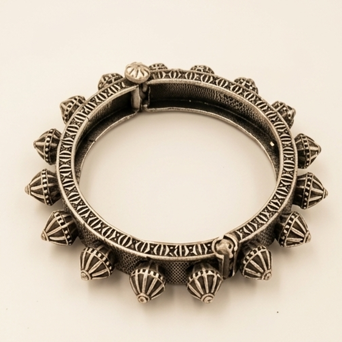 DIVYORO SPIKED ANTIQUE OXIDIZED KADA