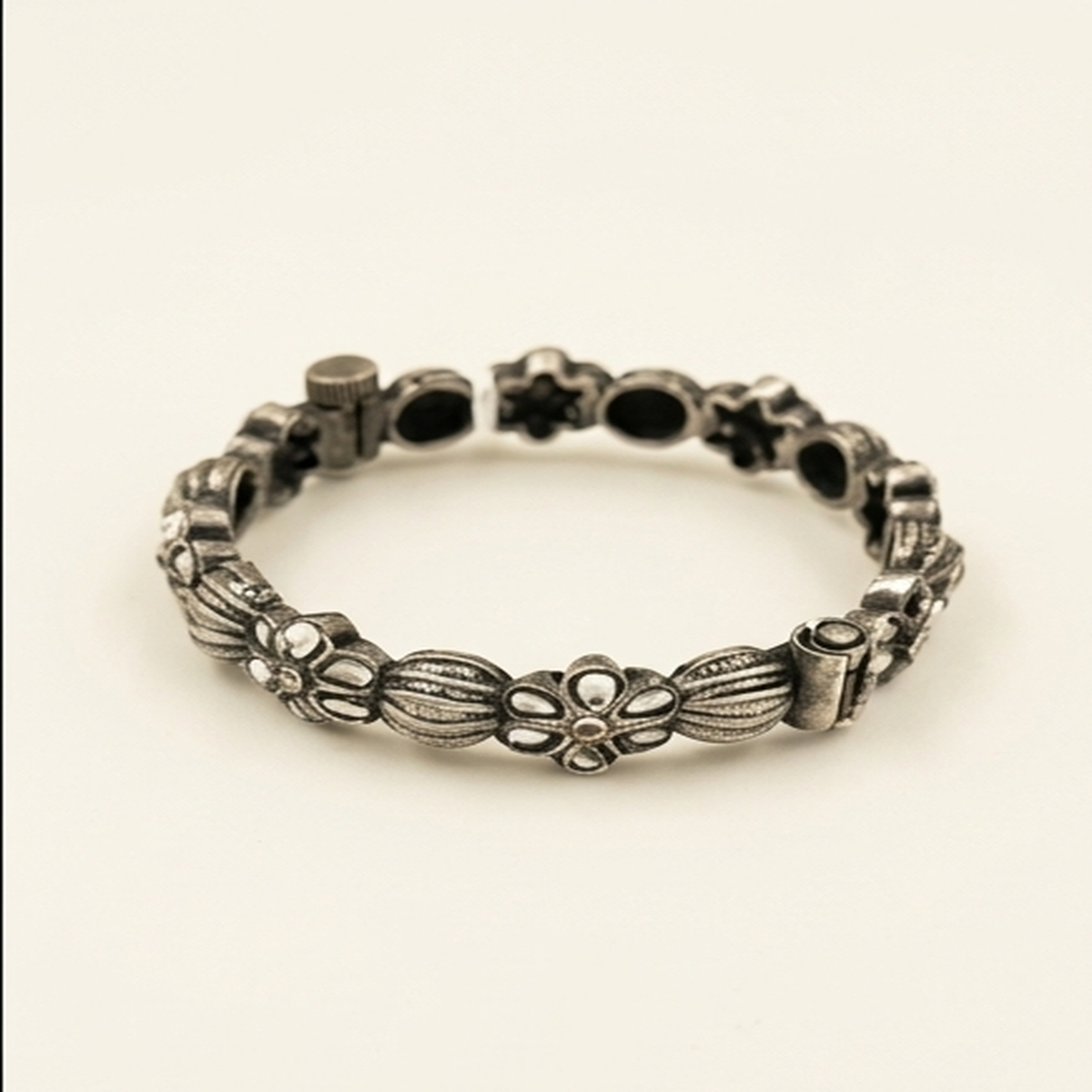 DIVYORO OXIDIZED SILVER FLOWER KADA