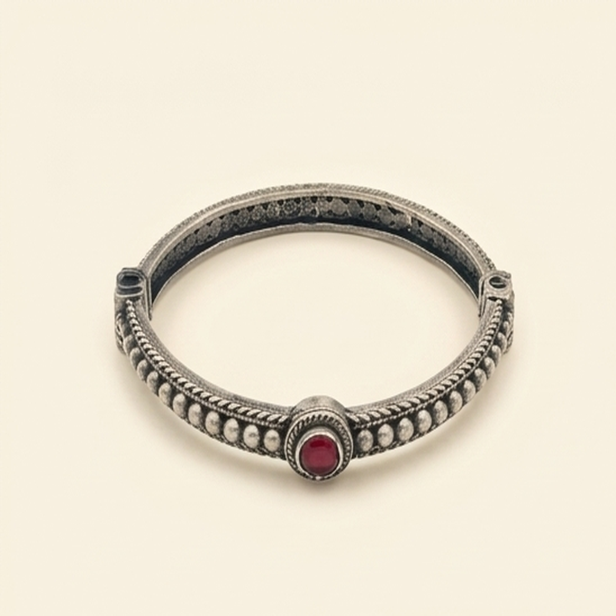 DIVYORO RED STONE MINIMALIST KADA