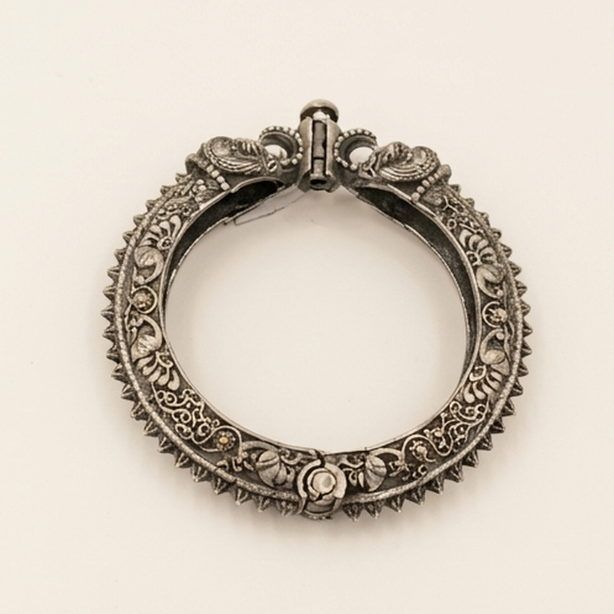 DIVYORO BEADED BORDER SUNFLOWER KADA