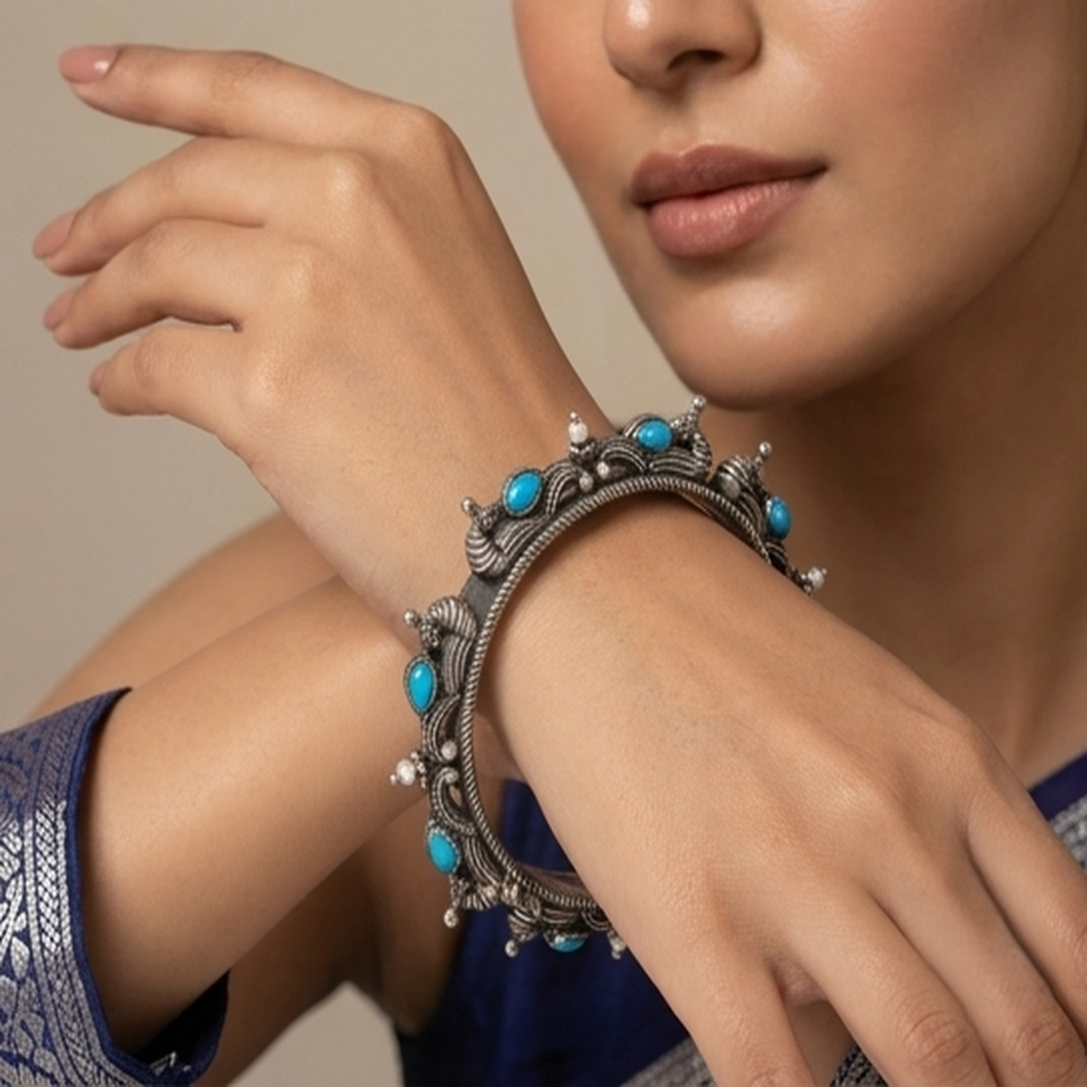 DIVYORO PEACOCK DESIGN AQUA STONE KADA