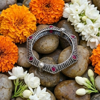 DIVYORO HEXAGONAL RUBY TEXTURED KADA
