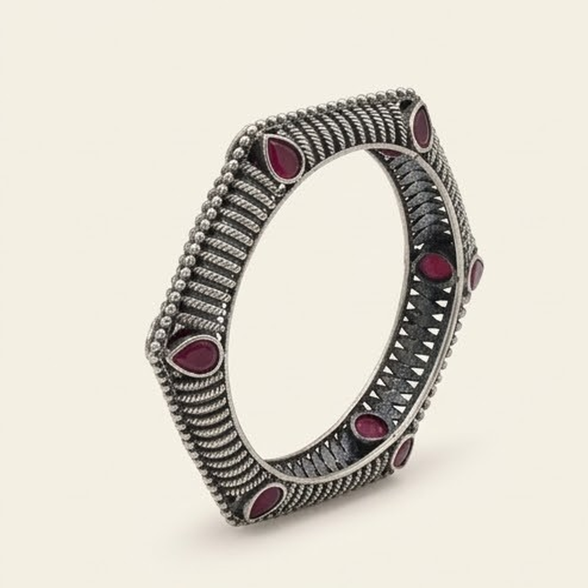 DIVYORO HEXAGONAL RUBY TEXTURED KADA