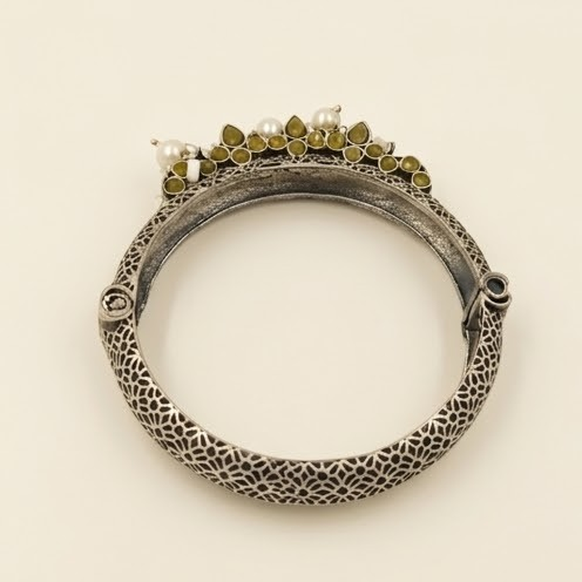 DIVYORO OLIVE STONE PEARL KADA