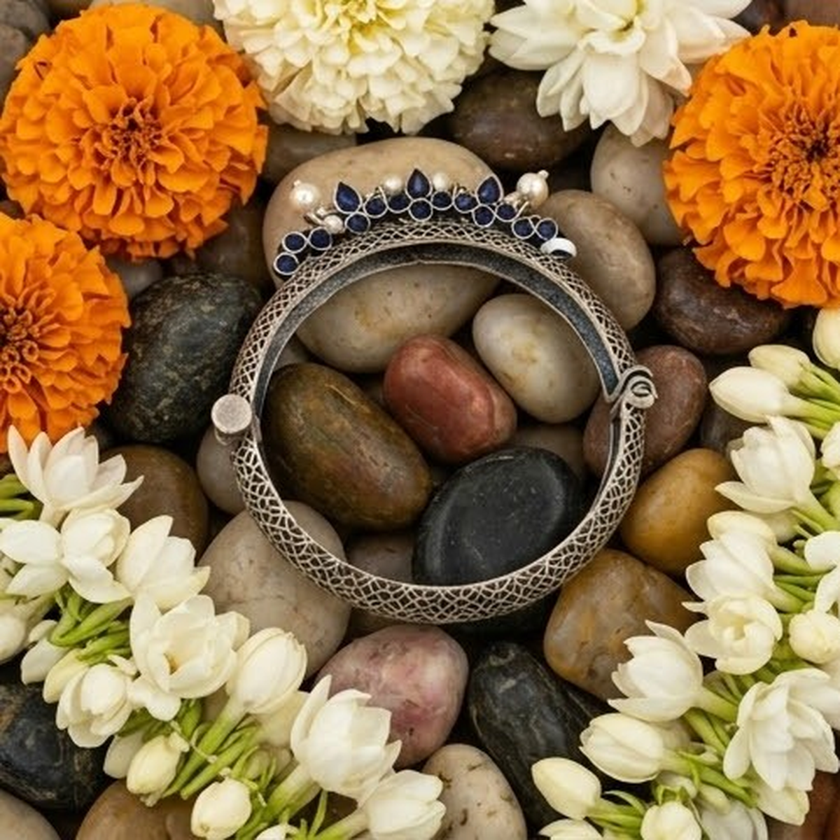 DIVYORO BLUE STONE PEARL KADA
