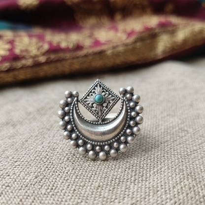 DIVYORO CRESCENT MOTIF