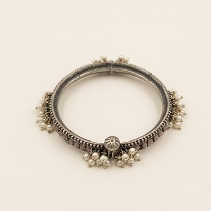 DIVYORO OXIDIZED PEARL GHUNGROO KADA