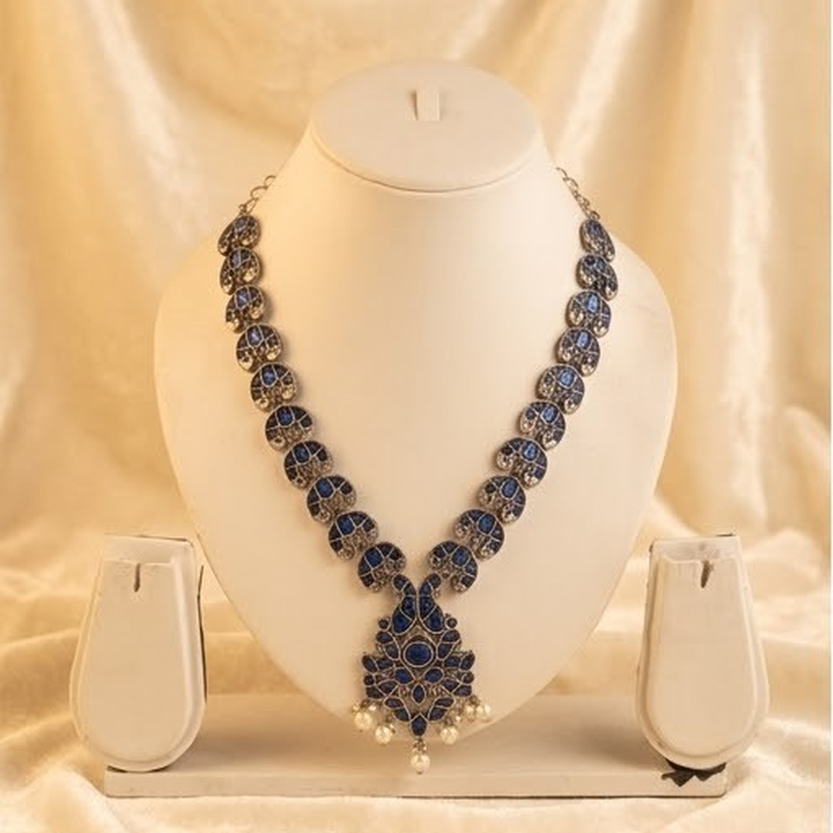 DIVYORO ROYAL BLUE FLORAL MOTIF OXIDIZED SILVER NECKLACE SET