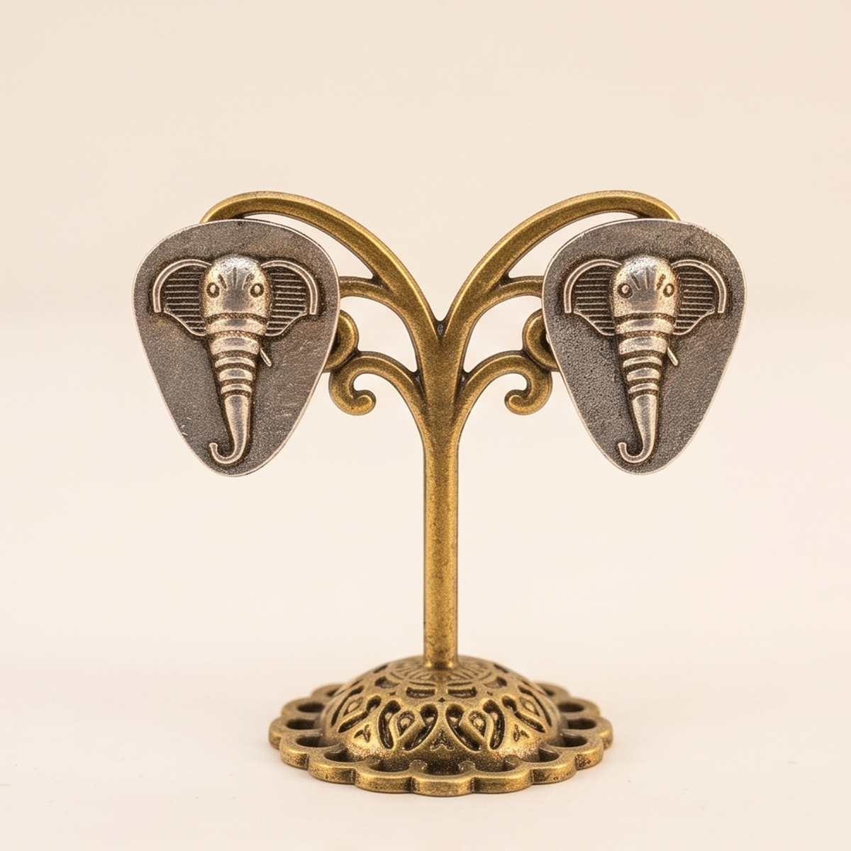 DIVYORO ELEPHANT MOTIF STUDS