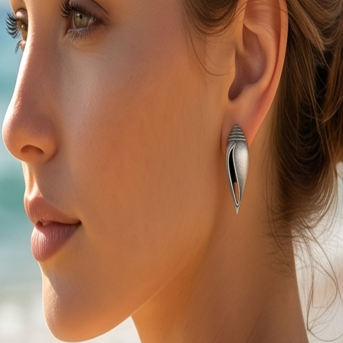 DIVYORO SILVER CONCH STUDS