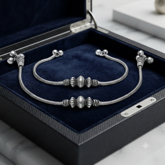 Divyoro Oxidized silver snake chain anklet