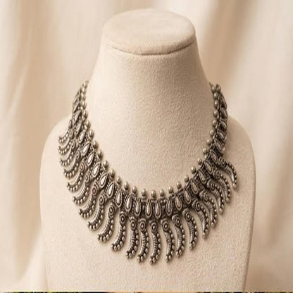 DIVYORO TRADITIONAL OXIDIZED SILVER CURVED FEATHER-LINK NECKLACE