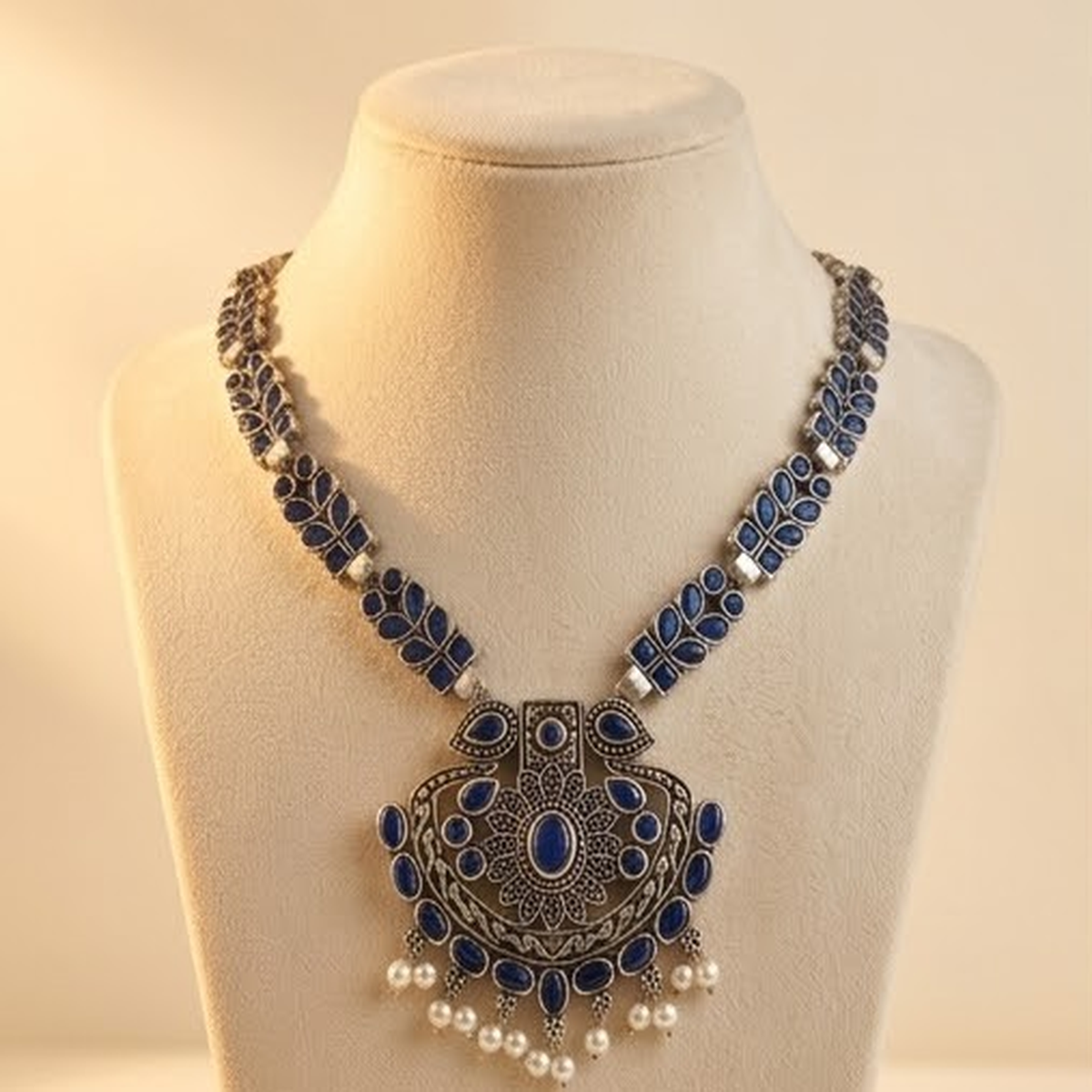 DIVYORO ELEGANT BLUE STONE AND SILVER LEAF MOTIF NECKLACE