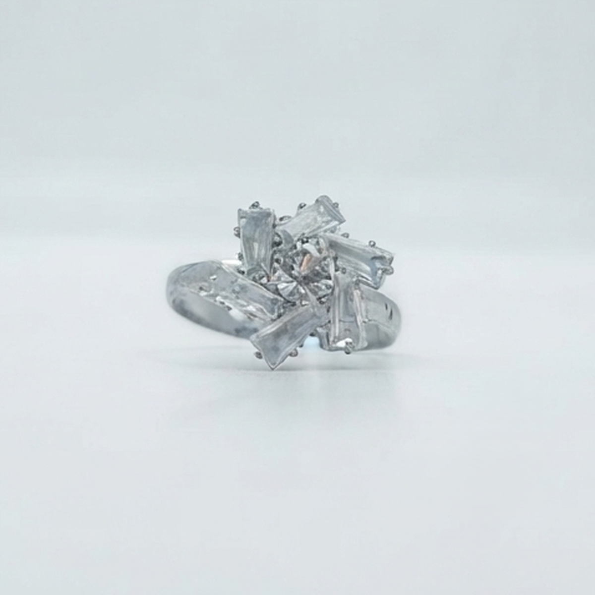 DIVYORO CRYSTAL CLUSTER