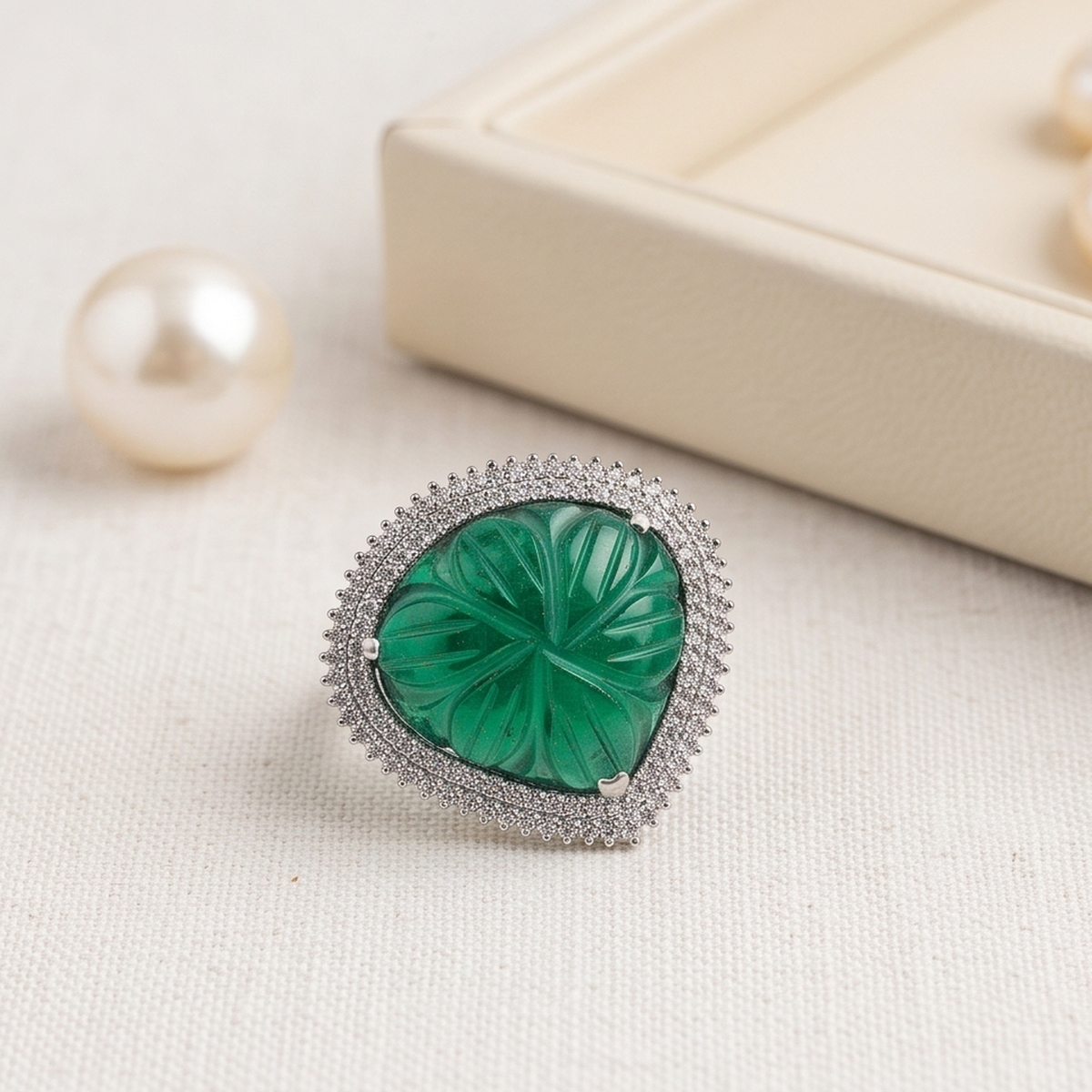 DIVYORO EMERALD BLOOM