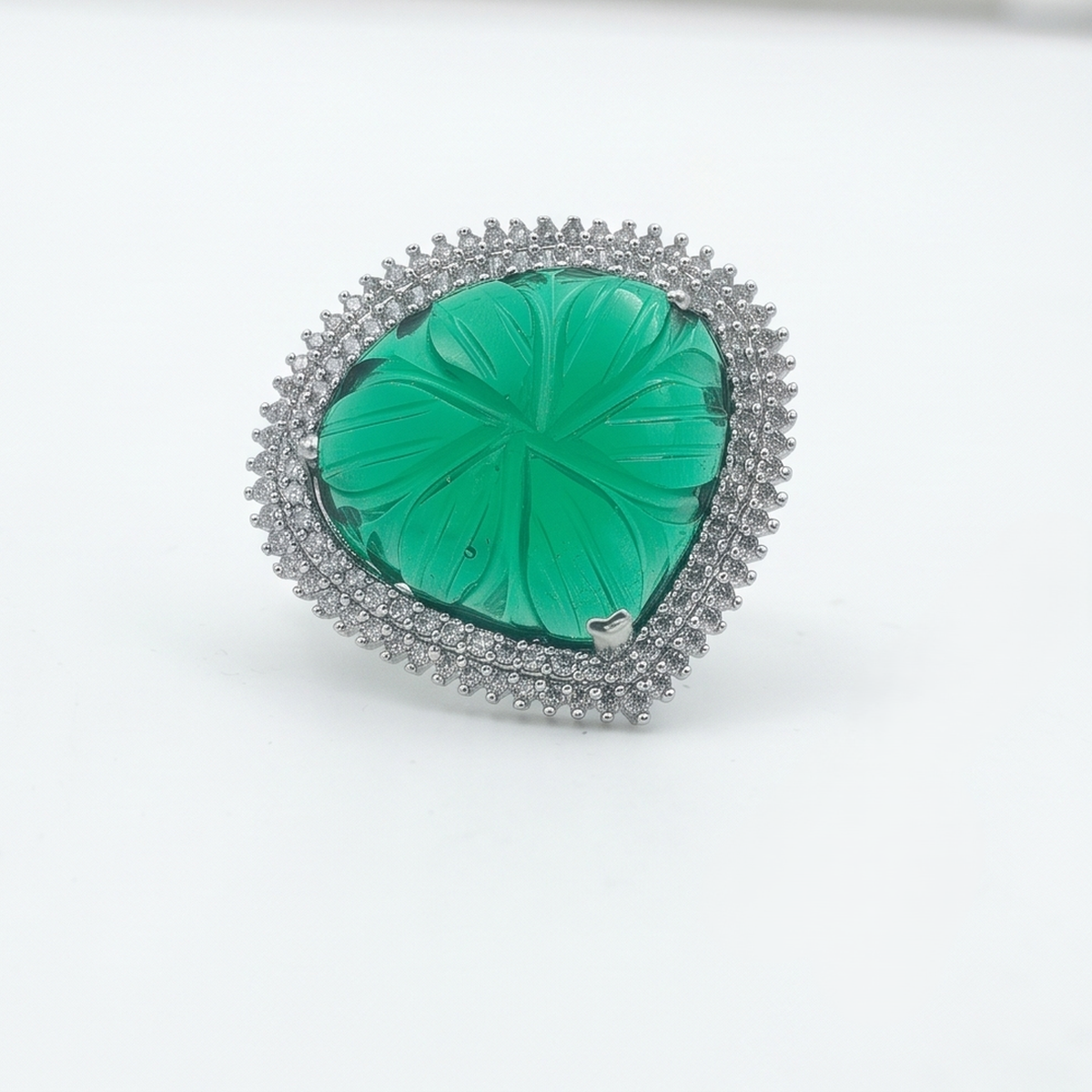 DIVYORO EMERALD BLOOM