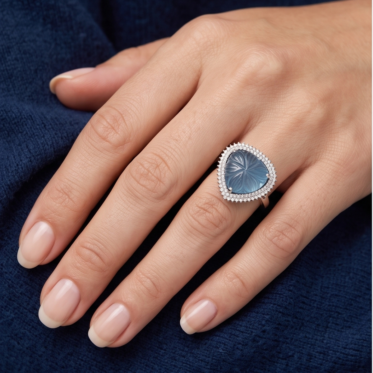 DIVYORO BLUE PETAL