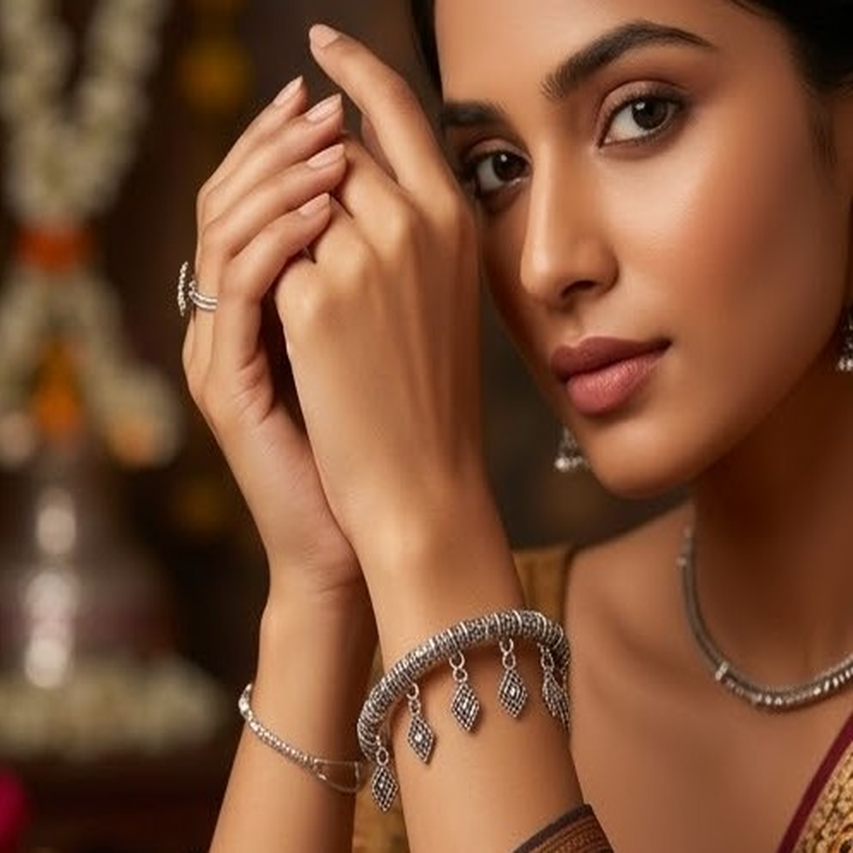 DIVYORO DIAMOND CHARM CUFF KADA