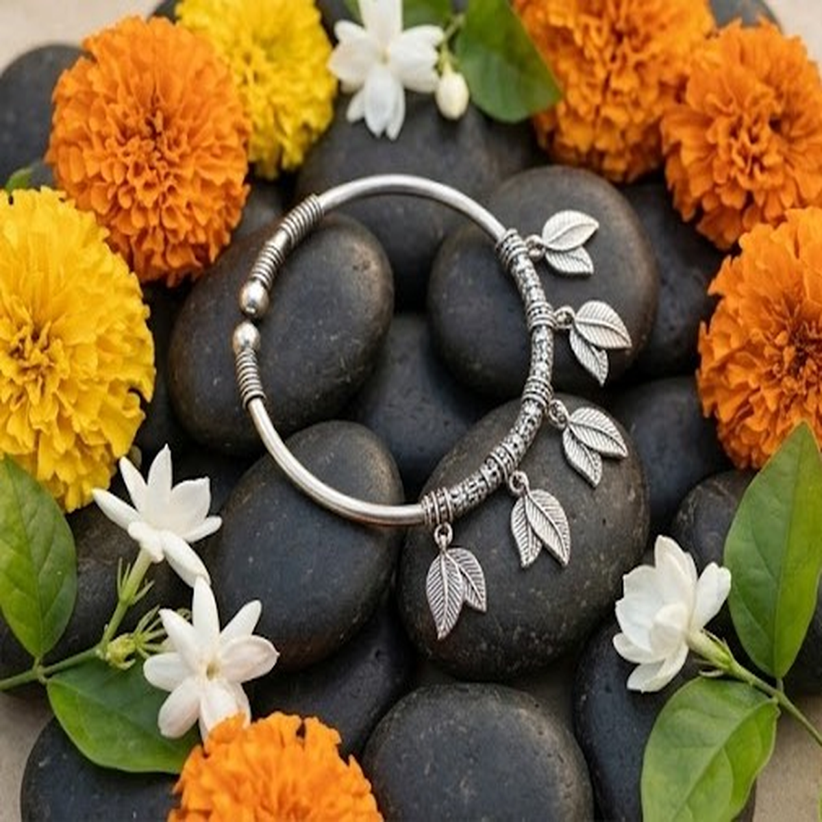 DIVYORO TWIN LEAF CHARM KADA