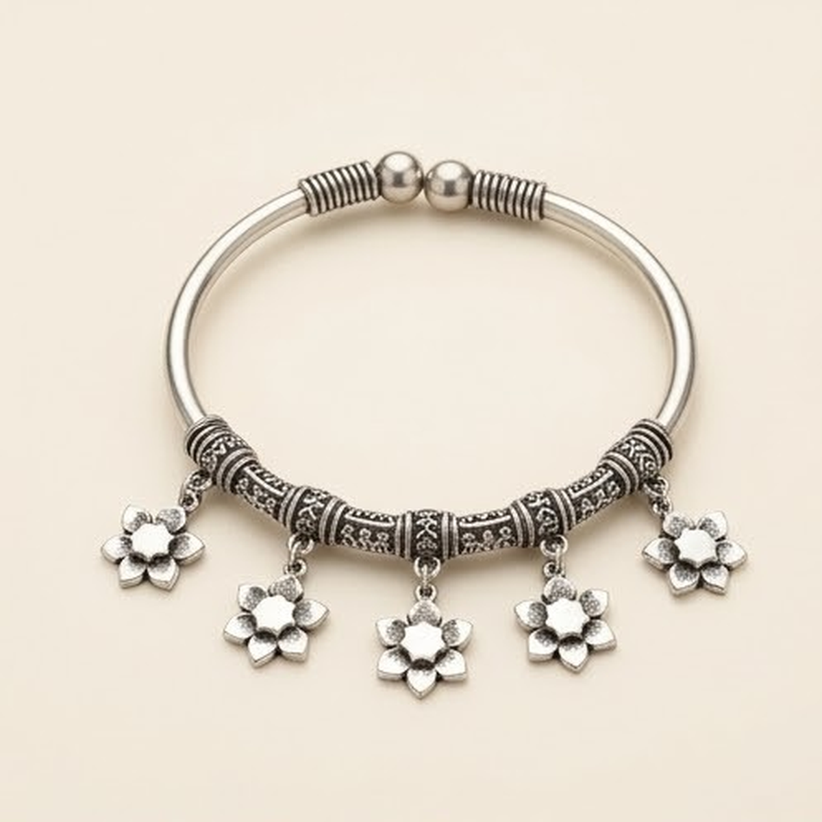 DIVYORO FLORAL CHARM OXIDIZED KADA