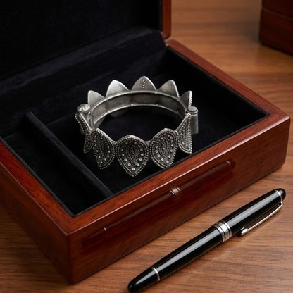 DIVYORO ANTIQUE TEXTURED LEAF KADA
