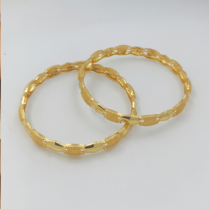 DIVYORO ALORA MESH BANGLE
