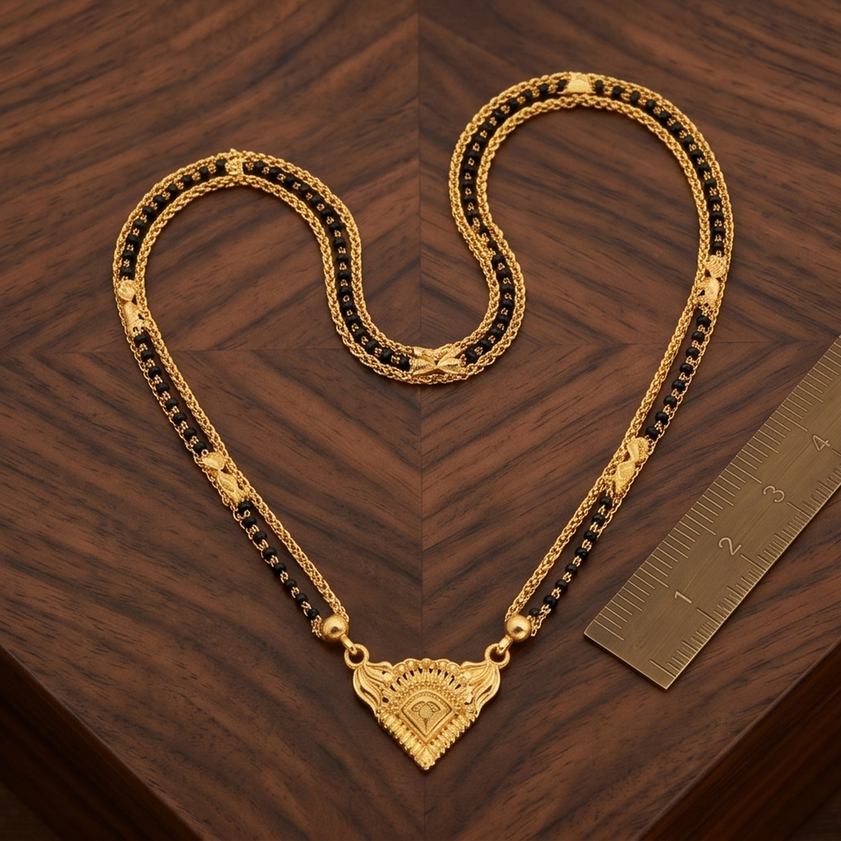 DIVYORO DETAILED GOLD LINK MANGALSUTRA