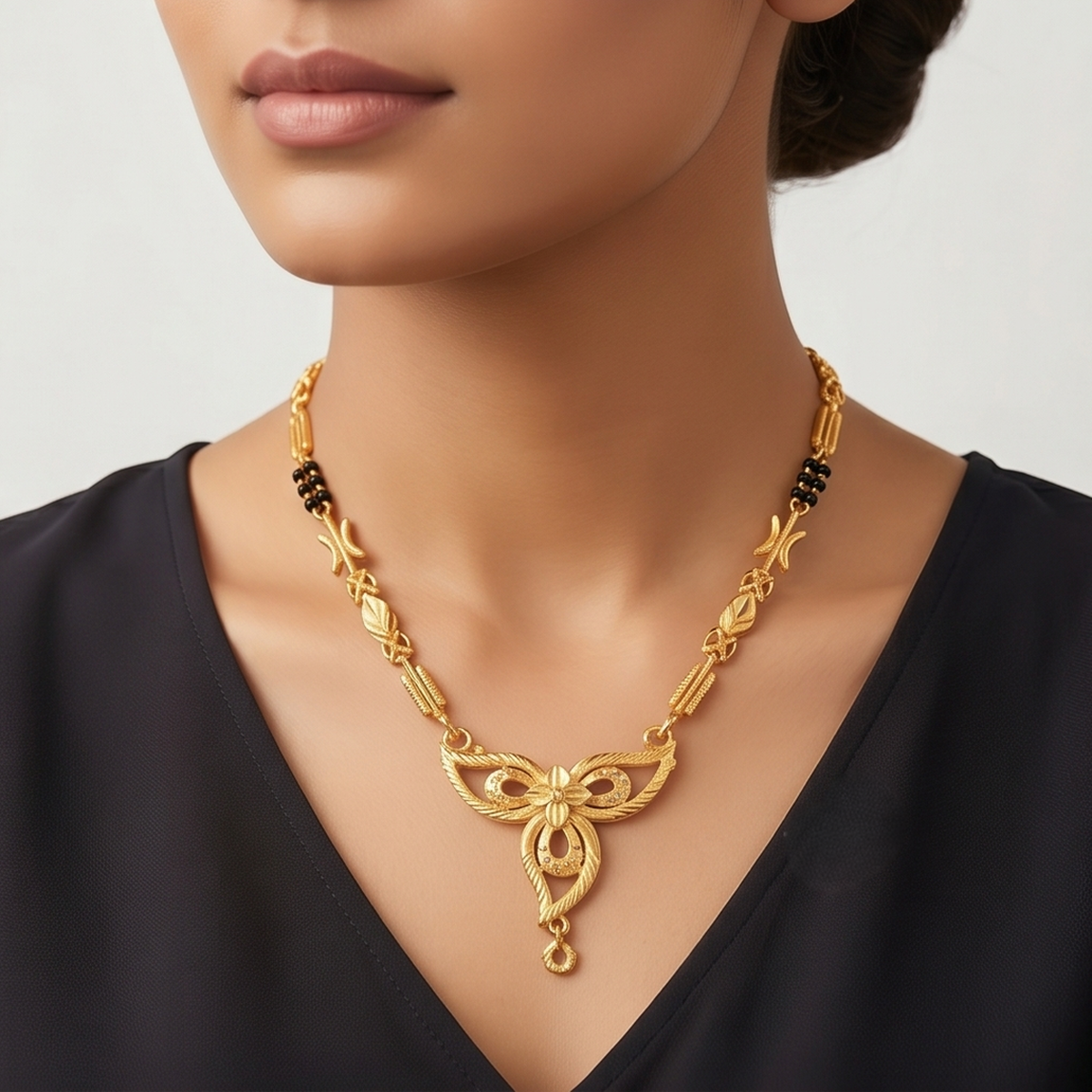 DIVYORO TRADITIONAL GOLD PENDANT MANGALSUTRA