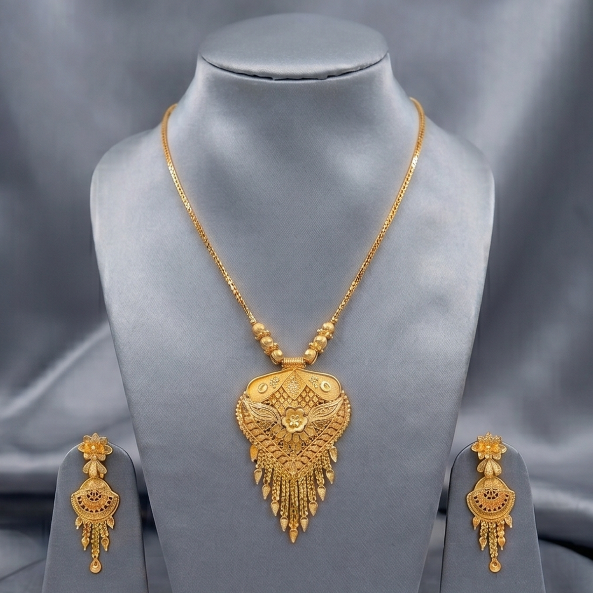 DIVYORO ELEGANT FILIGREE GOLD SET