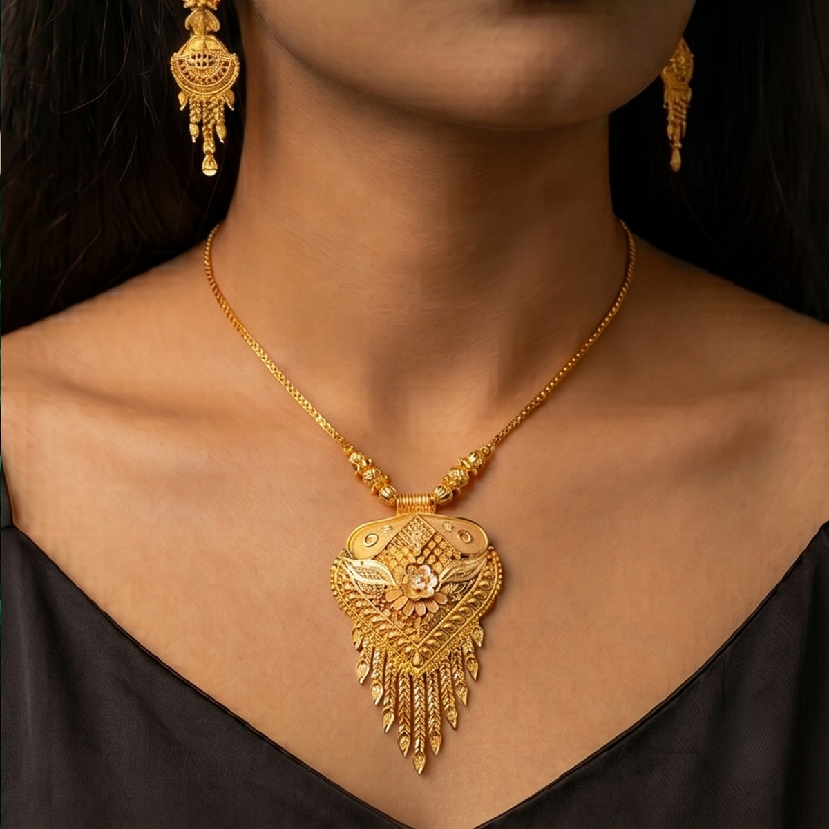 DIVYORO ELEGANT FILIGREE GOLD SET