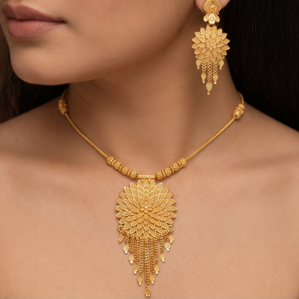DIVYORO DELICATE PETAL GOLD SET