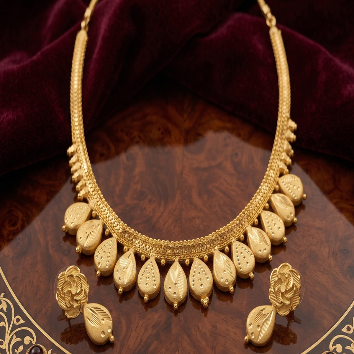 DIVYORO CLASSIC TEARDROP GOLD SET