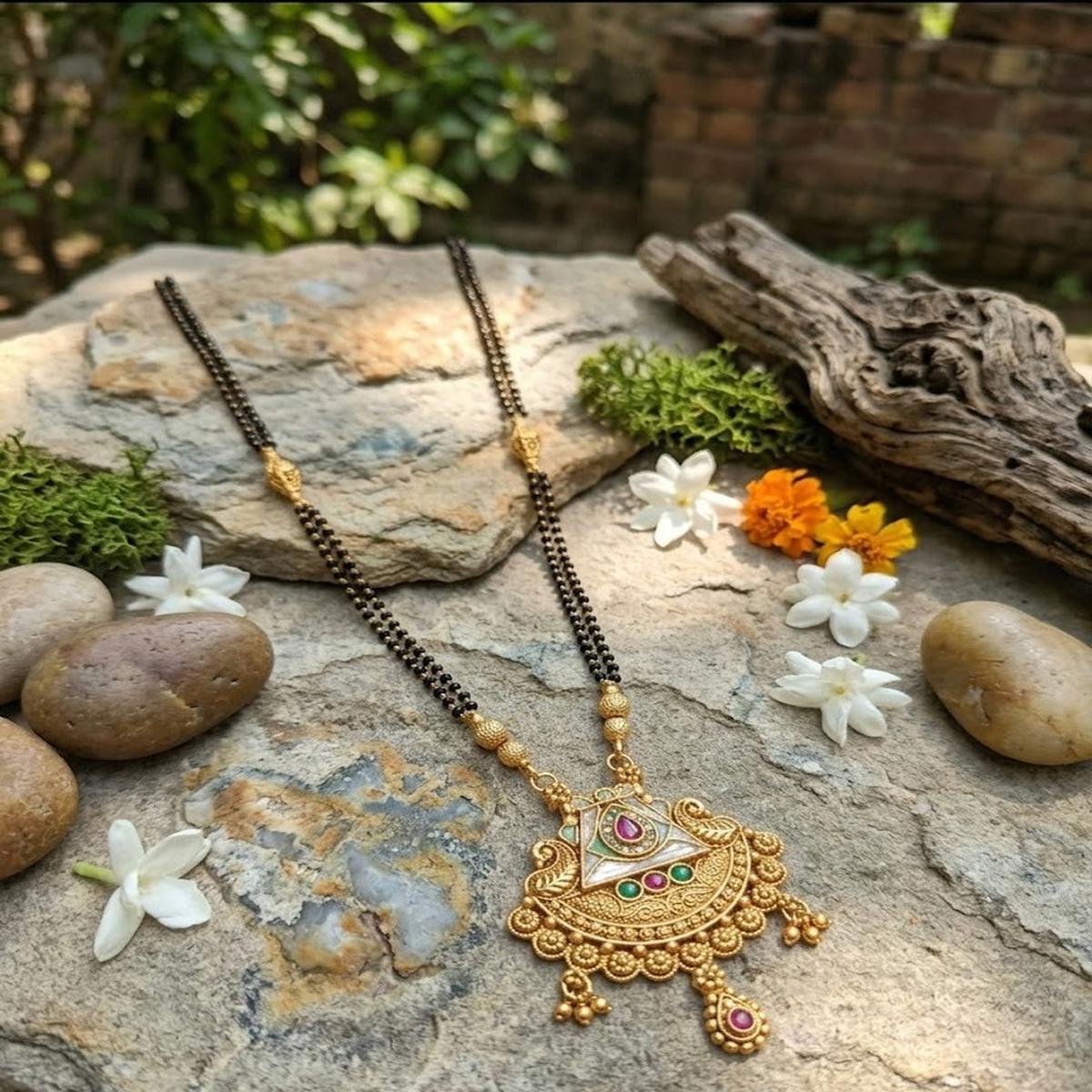 DIVYORO ELEGANT CONTEMPORARY MANGALSUTRA WITH GEMSTONE INLAY