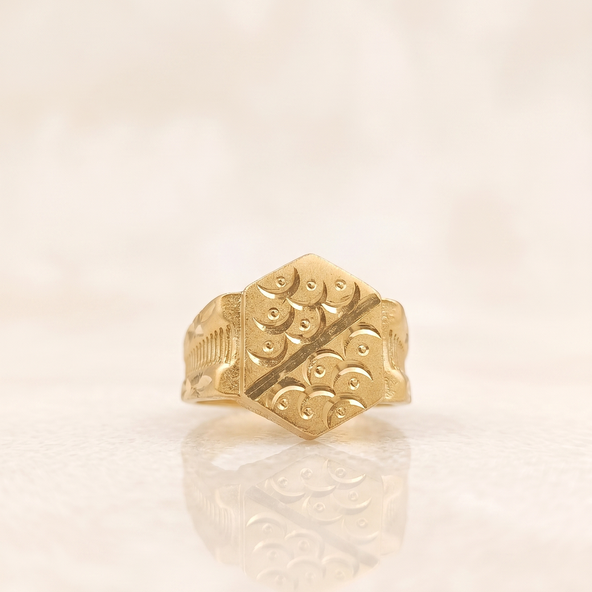 DIVYORO THE GEOMETRIC HALF-CRESCENT HEXAGON SIGNET