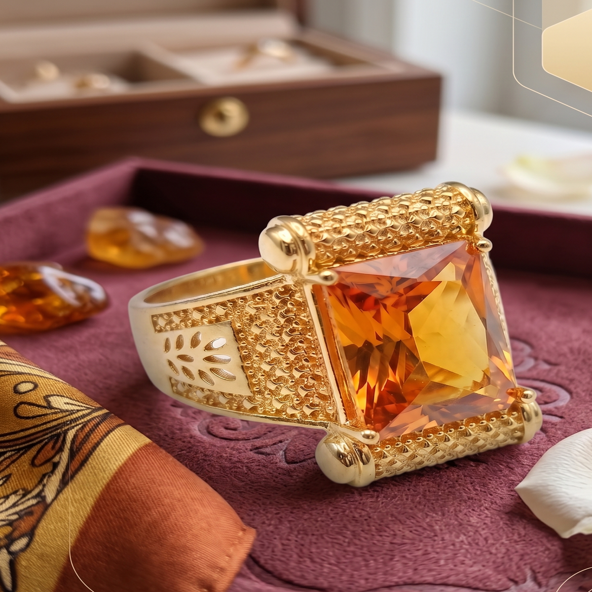 DIVYORO THE EMERALD-CUT CITRINE SCROLL RING