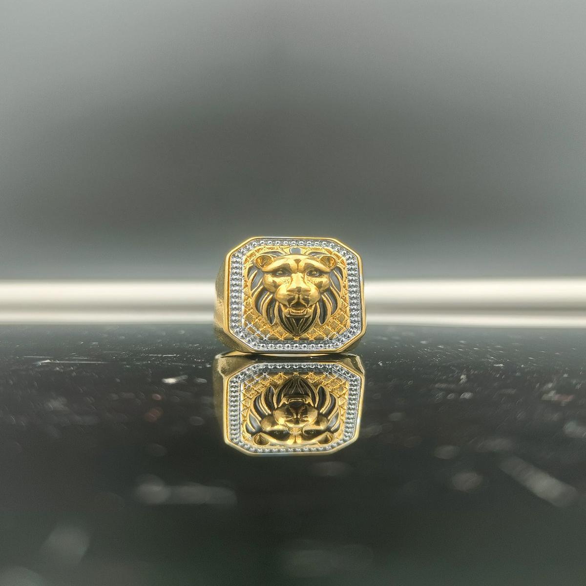 DIVYORO THE ROYAL LION-HEAD DIAMOND-HALO SIGNET