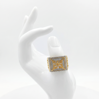 DIVYORO THE NORTH-STAR TWO-TONE SHIELD RING
