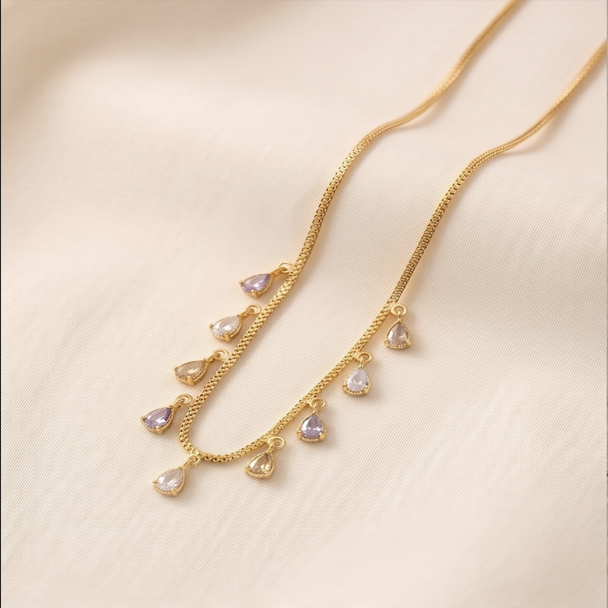 DIVYORO MIDNIGHT DEW PEAR SHAPE AD DOKIA CHAIN