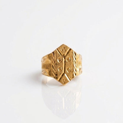 DIVYORO GOLD HEXAGONAL CHEVRON & DOT ENGRAVED RINGS