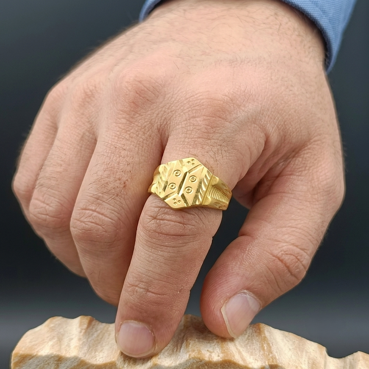 DIVYORO GOLD HEXAGONAL CHEVRON & DOT ENGRAVED RINGS