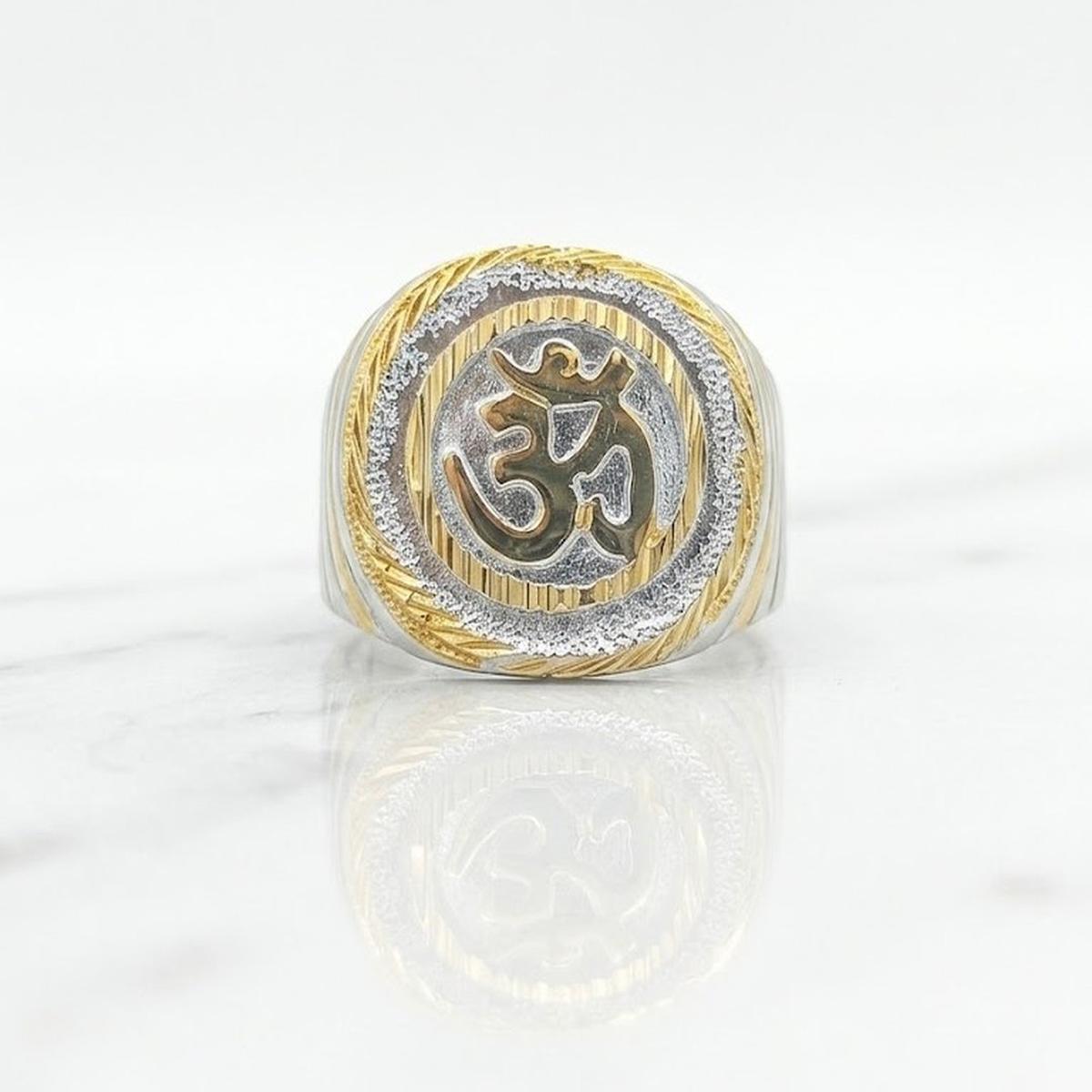 DIVYORO TWO-TONE OM SIGNET RING WITH TEXTURED BORDER