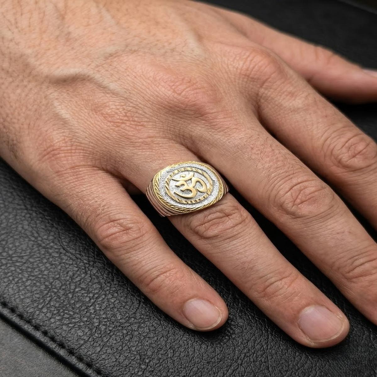 DIVYORO TWO-TONE OM SIGNET RING WITH TEXTURED BORDER