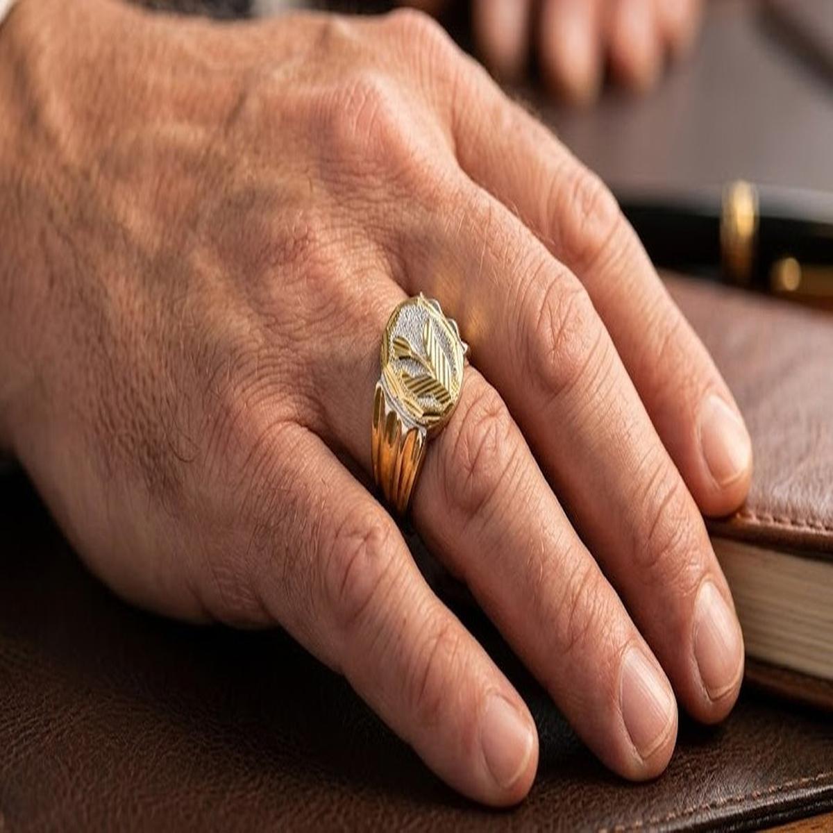 DIVYORO THE TWO-TONE LAUREL LEAF SIGNET
