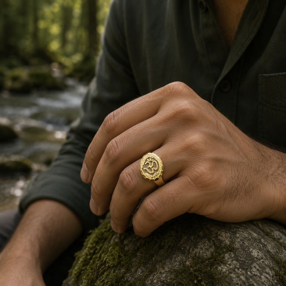 DIVYORO THE FROSTED OVAL OM SIGNET